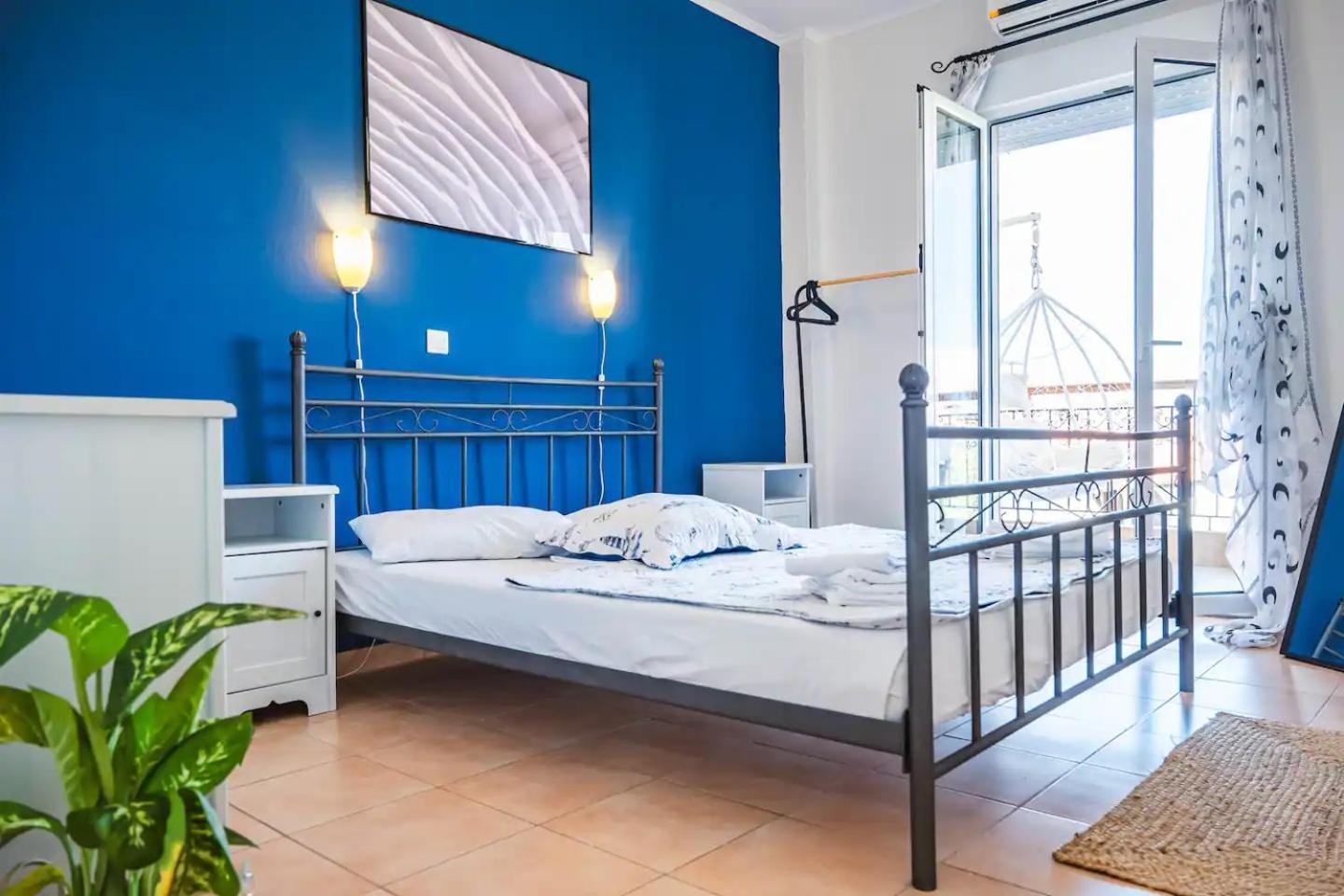 Nowhere Apartment *