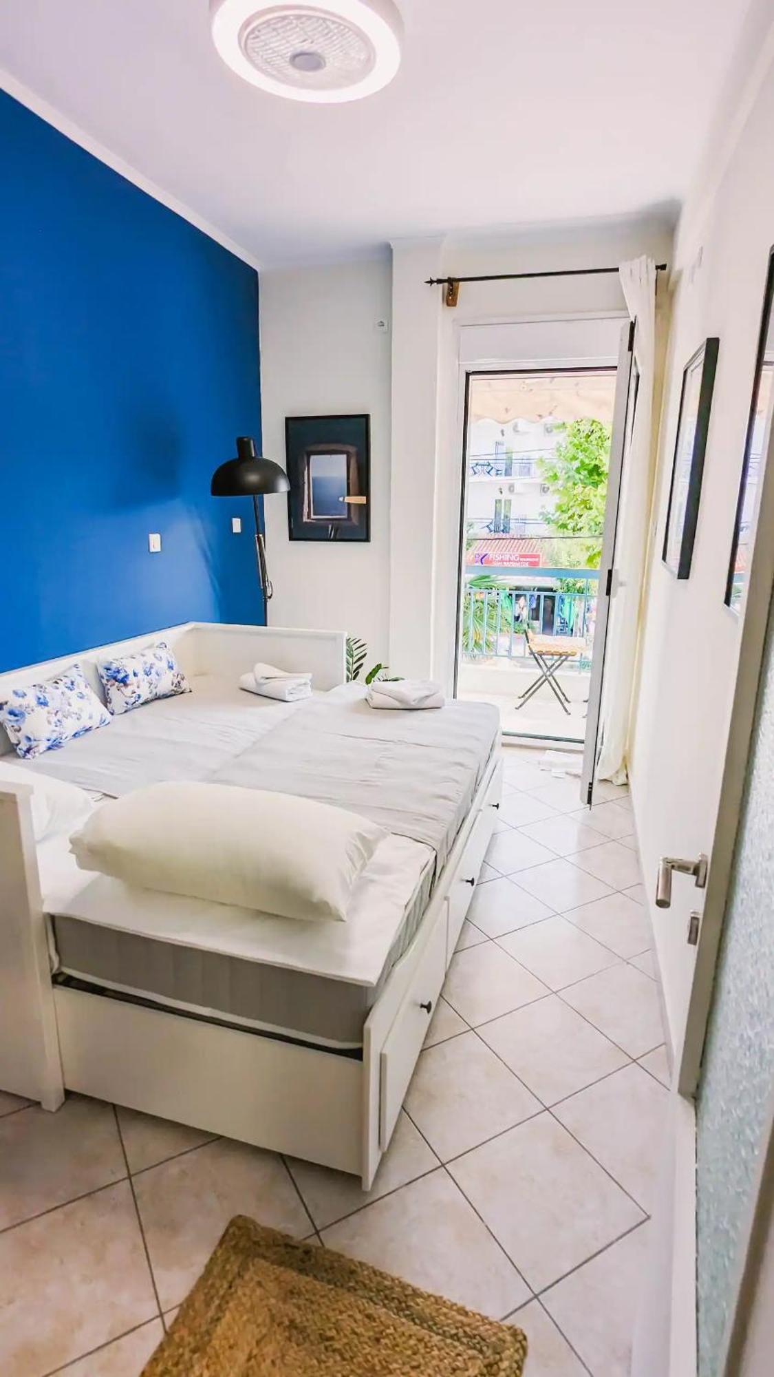 Nowhere Apartment *